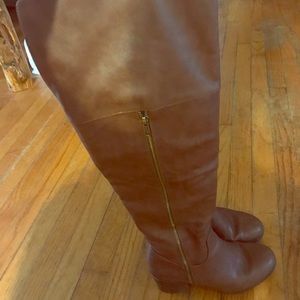 Brown zip up boots